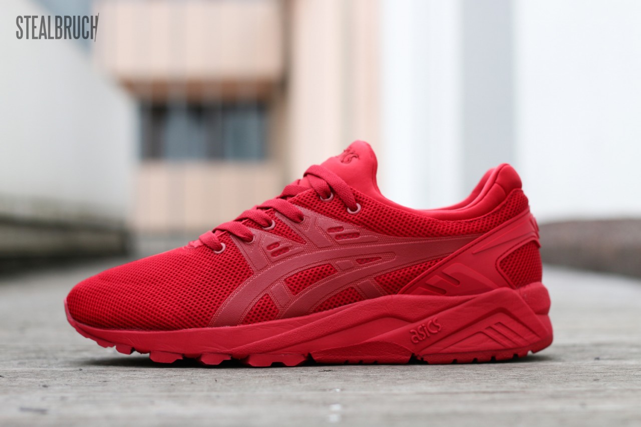 nouvelle asics rouge